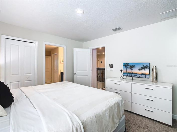 Image No.31-8 Bed Property for sale