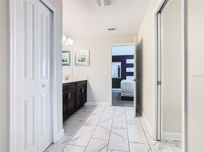 Image No.33-8 Bed Property for sale