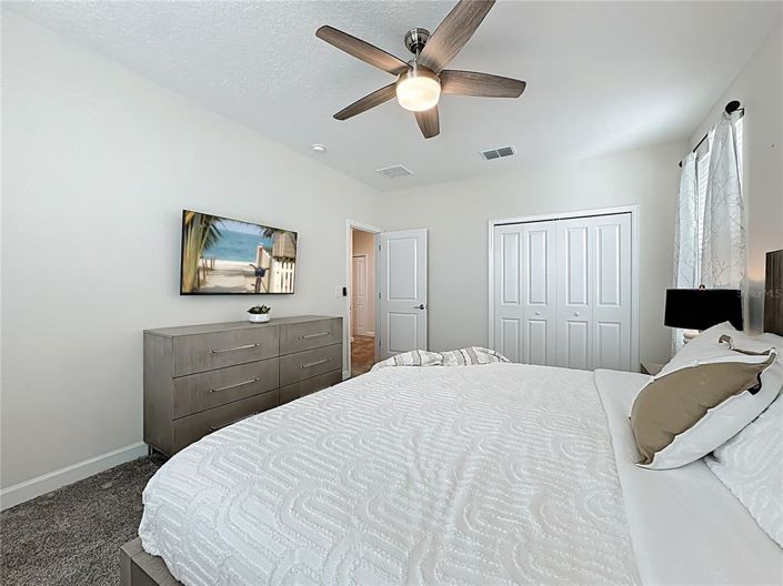 Image No.20-6 Bed Property for sale