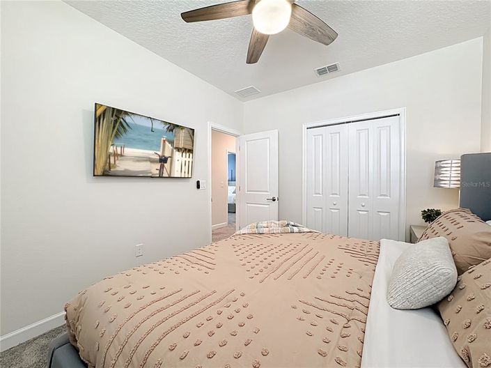 Image No.27-6 Bed Property for sale