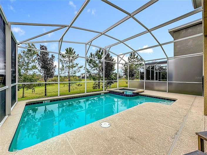 Image No.3-6 Bed Property for sale