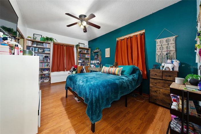 Image No.39-4 Bed Property for sale