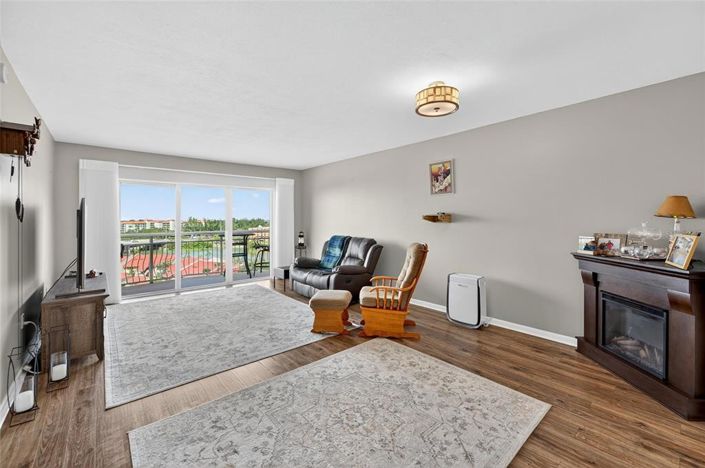 Image No.14-1 Bed Property for sale