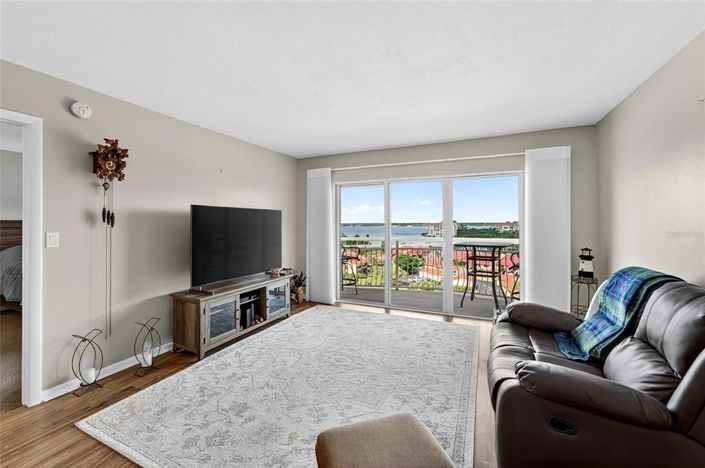 Image No.17-1 Bed Property for sale