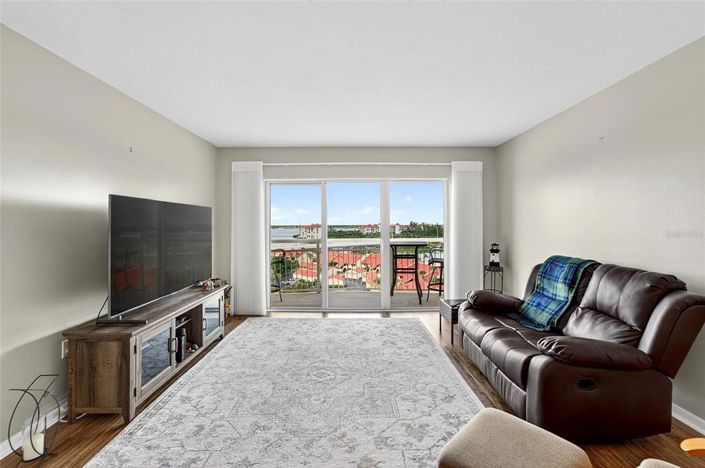 Image No.18-1 Bed Property for sale