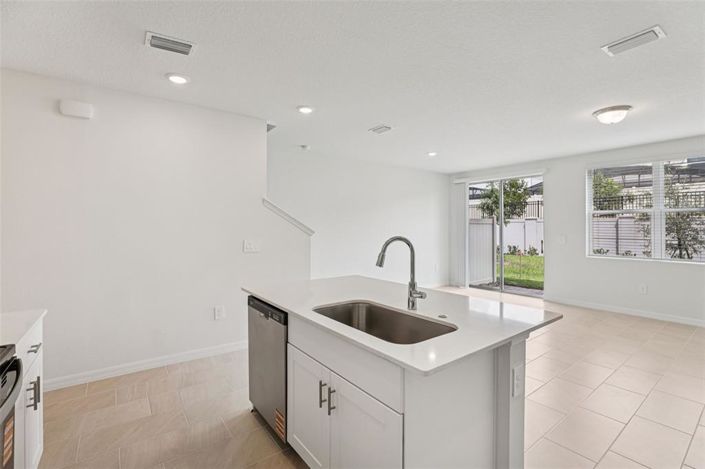 Image No.10-3 Bed Townhouse for sale