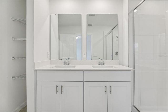 Image No.18-3 Bed Townhouse for sale