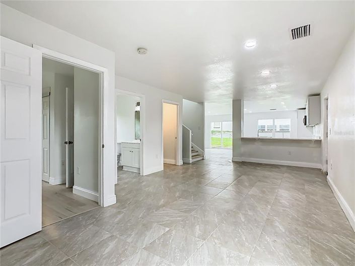 Image No.5-Propriété de 4 chambres à vendre à Haines City