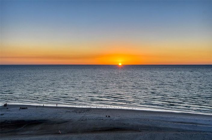 Image No.17-2 Bed Property for sale