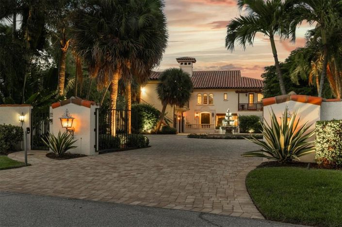 Image No.2-Propriété de 4 chambres à vendre à Sarasota