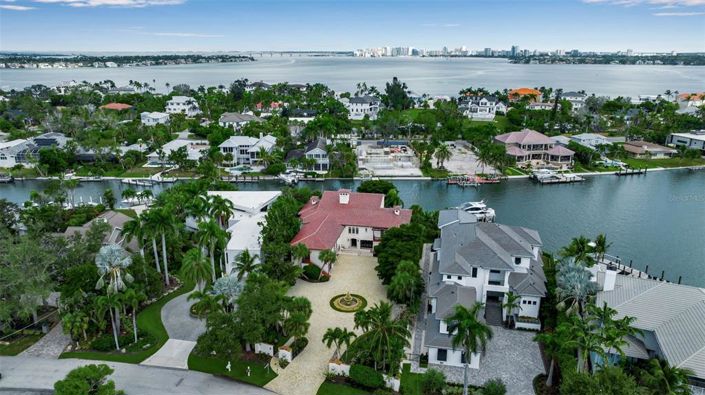 Image No.62-4 Bed Property for sale