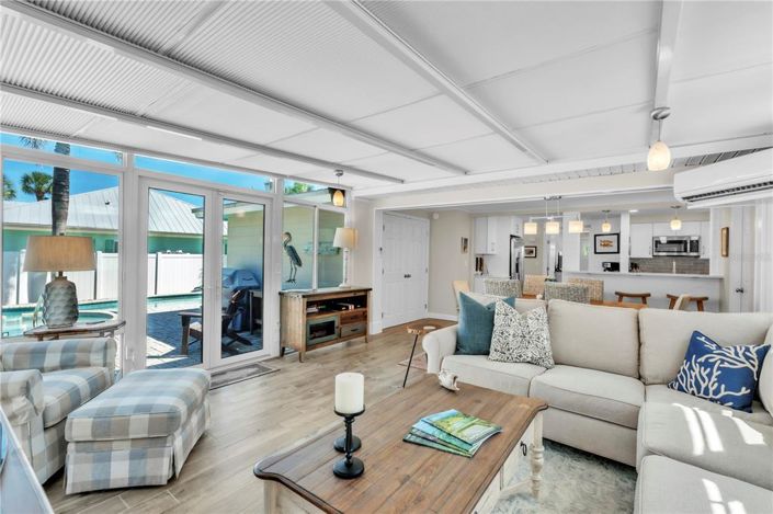 Image No.11-2 Bed Property for sale