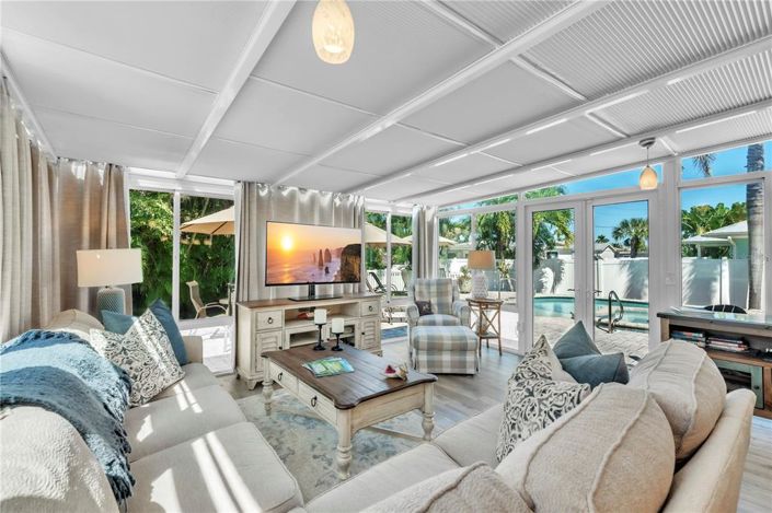 Image No.12-2 Bed Property for sale