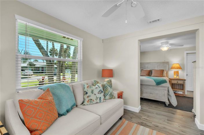 Image No.25-2 Bed Property for sale