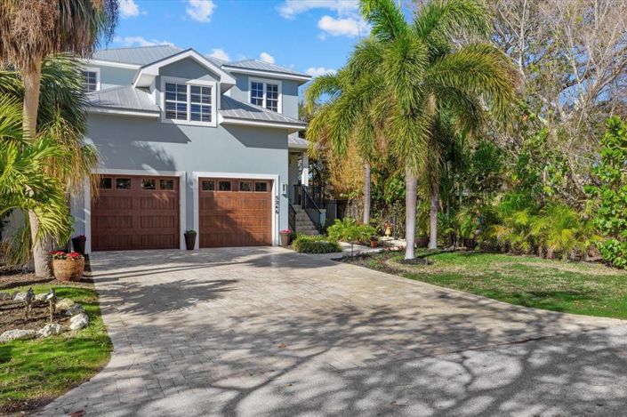 Image No.61-5 Bed Property for sale