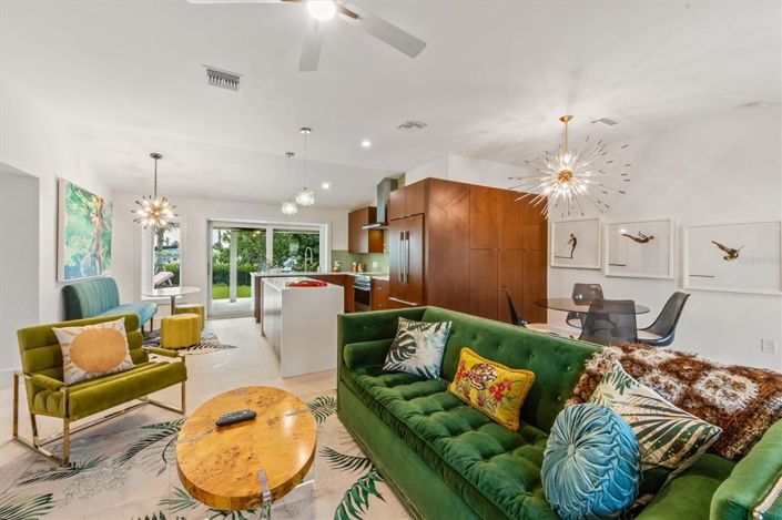 Image No.10-3 Bed Property for sale