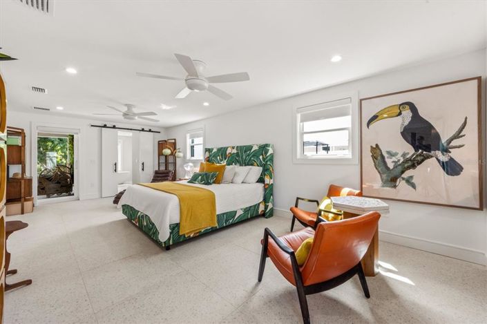 Image No.17-3 Bed Property for sale