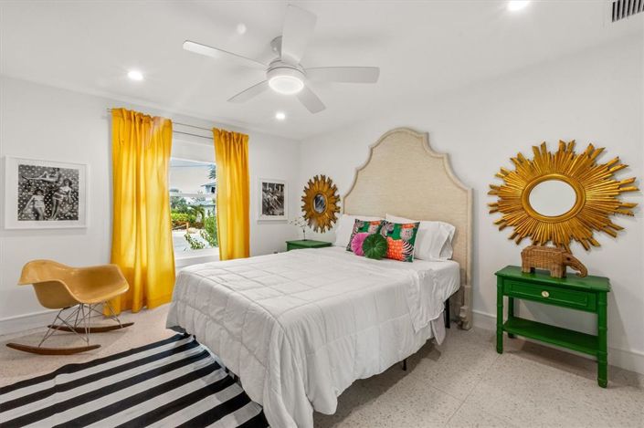 Image No.28-3 Bed Property for sale