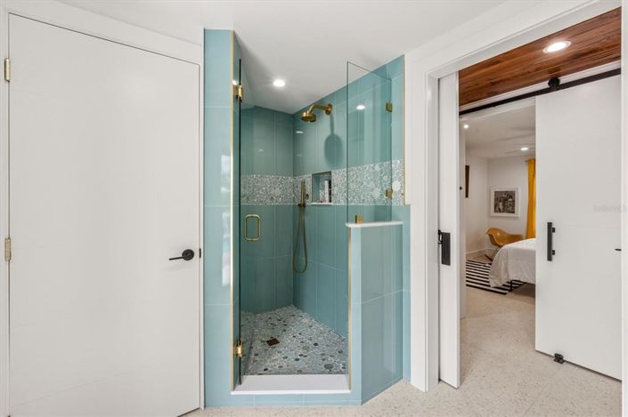 Image No.32-3 Bed Property for sale