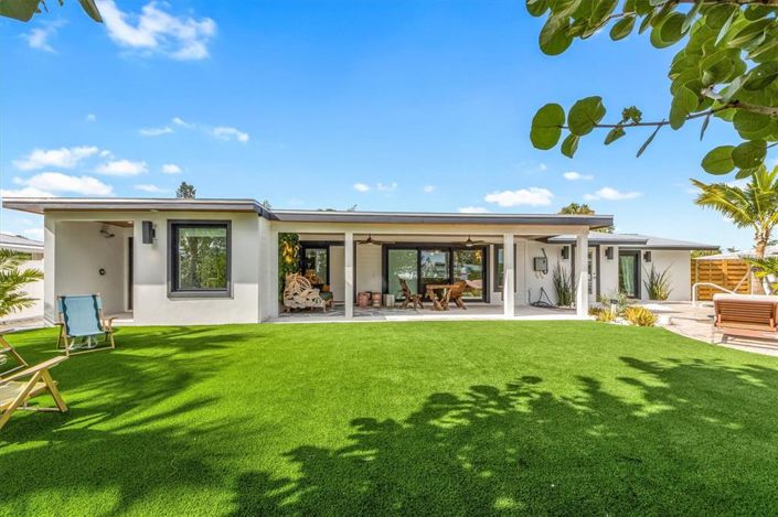 Image No.42-3 Bed Property for sale