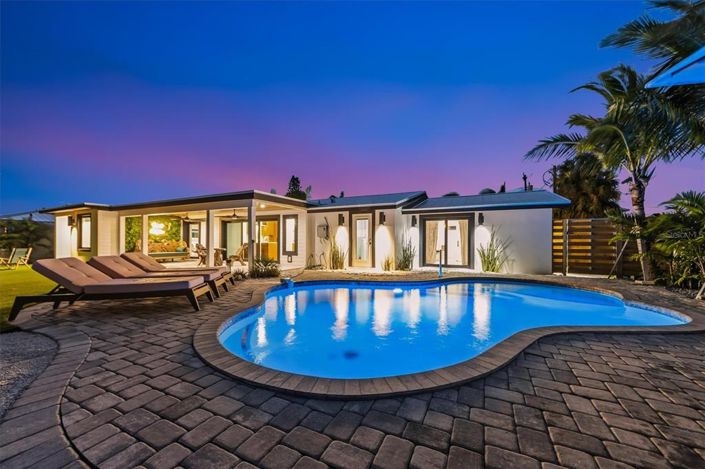 Image No.55-3 Bed Property for sale