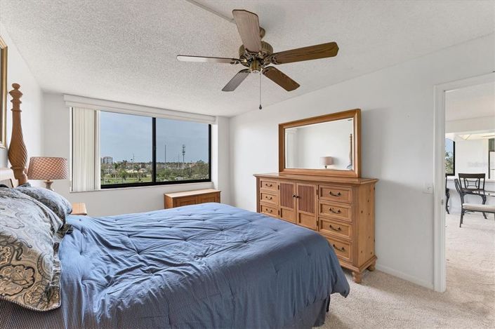 Image No.12-2 Bed Property for sale