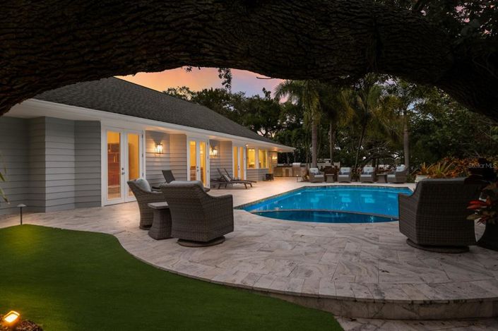 Image No.55-4 Bed Property for sale