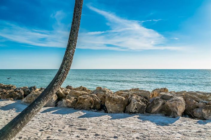 Image No.65-4 Bed Property for sale