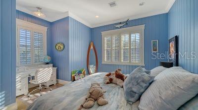 Image No.70-6 Bed Property for sale