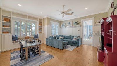 Image No.72-6 Bed Property for sale