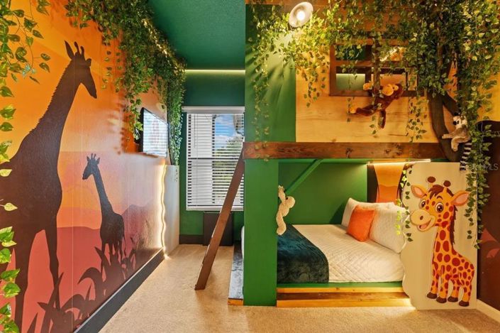 Image No.25-5 Bed Townhouse for sale