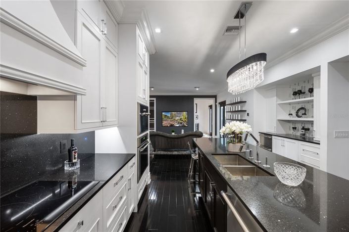 Image No.11-4 Bed Property for sale