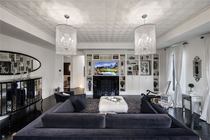 Image No.20-4 Bed Property for sale