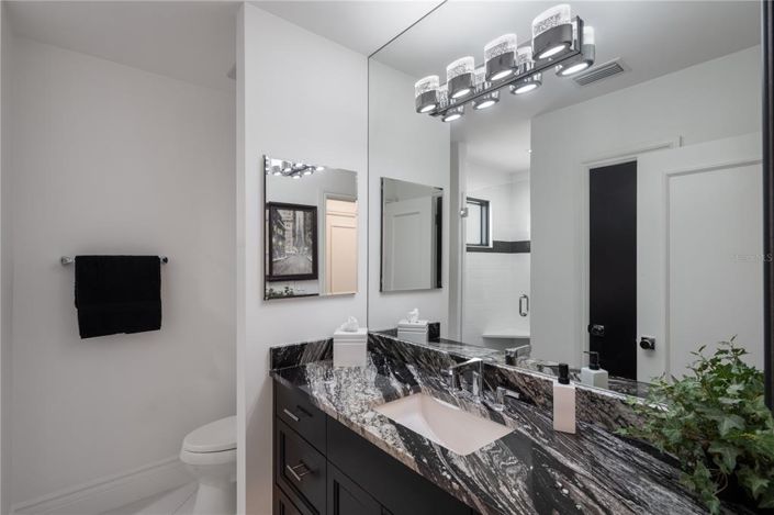 Image No.26-4 Bed Property for sale