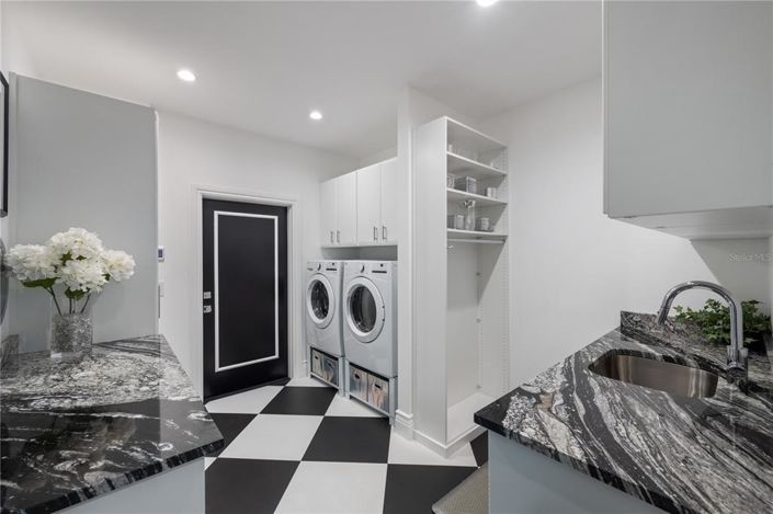 Image No.27-4 Bed Property for sale