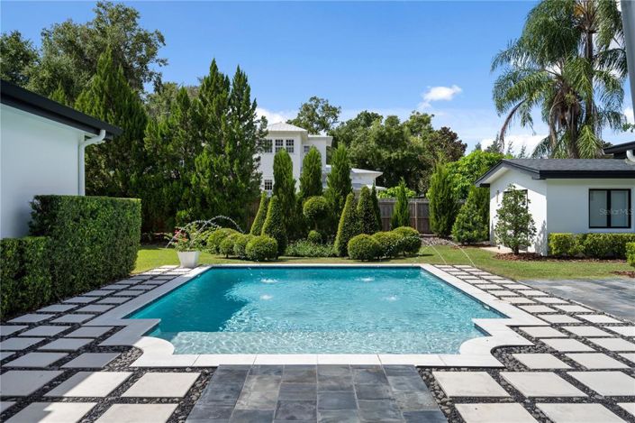 Image No.35-4 Bed Property for sale