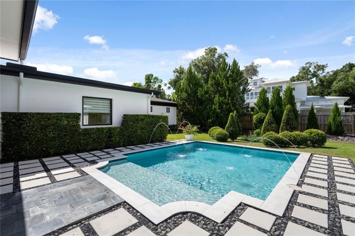 Image No.37-4 Bed Property for sale