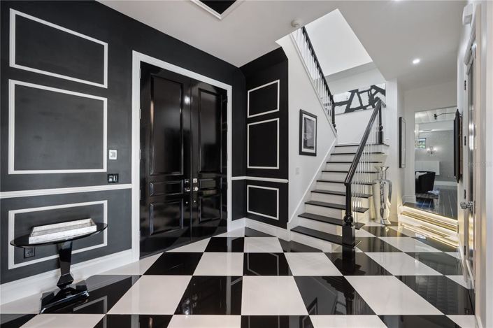 Image No.4-4 Bed Property for sale