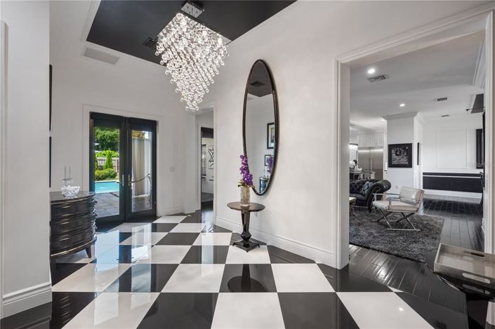 Image No.5-4 Bed Property for sale