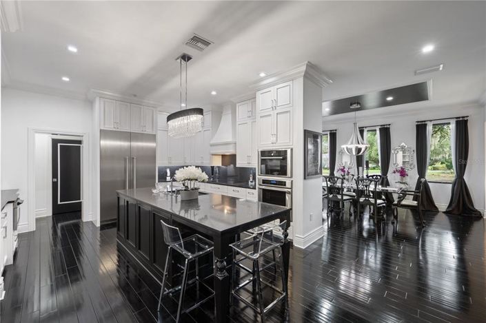 Image No.9-4 Bed Property for sale