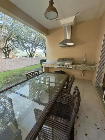 Image No.32-4 Bed Property for sale