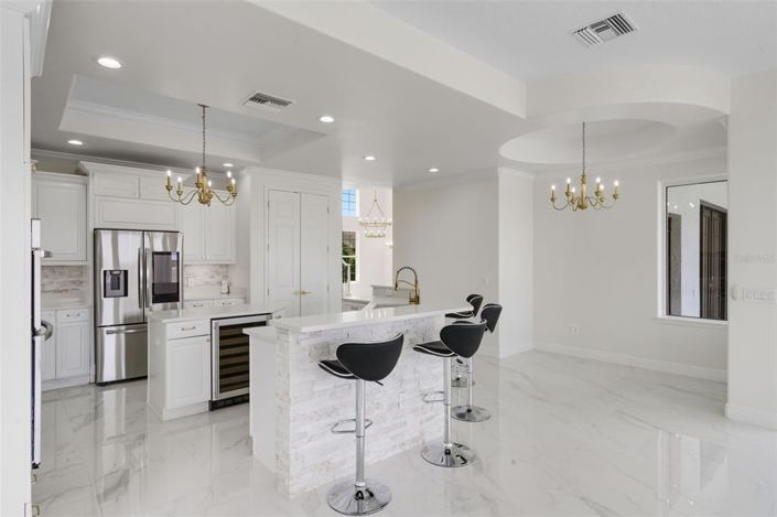 Image No.11-5 Bed Property for sale