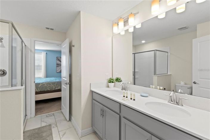 Image No.22-8 Bed Property for sale