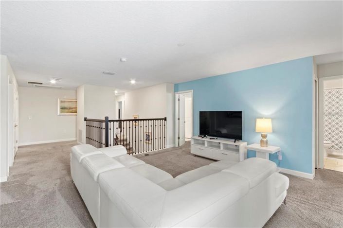 Image No.25-8 Bed Property for sale