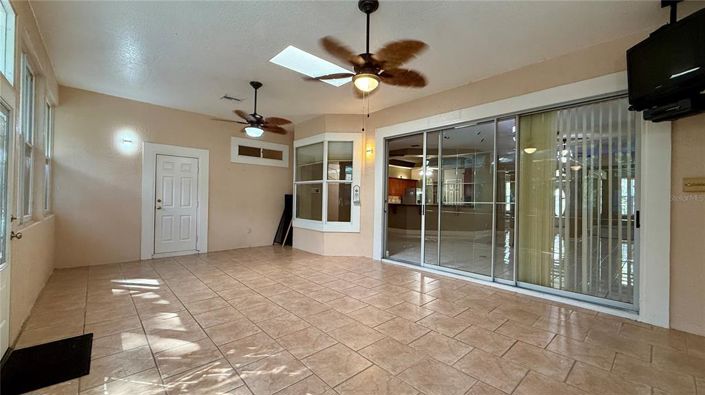 Image No.20-4 Bed Property for sale