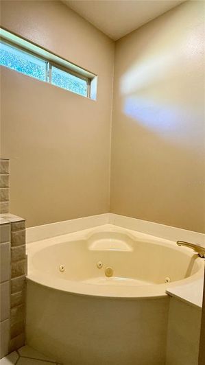 Image No.33-4 Bed Property for sale