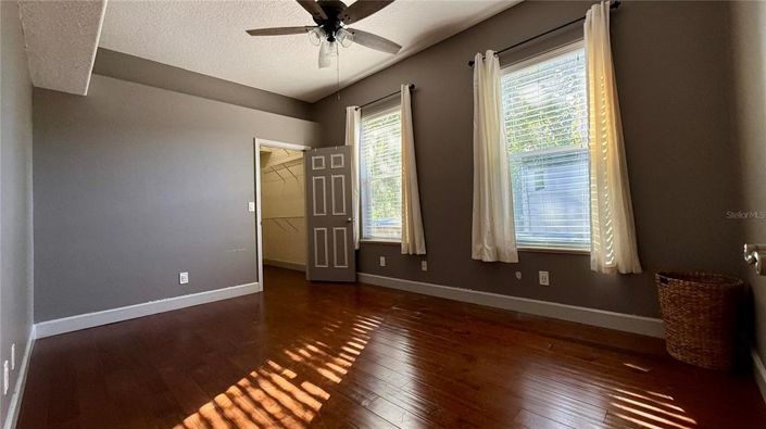 Image No.41-4 Bed Property for sale