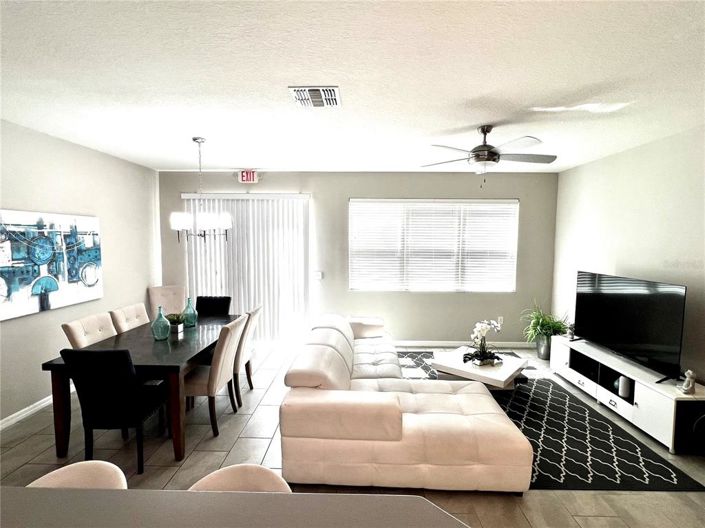 Image No.12-4 Bed Townhouse for sale