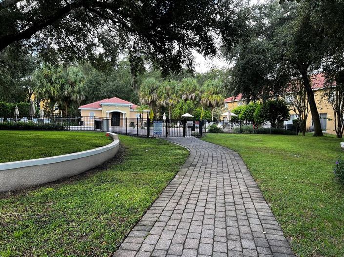 Image No.32-4 Bed Townhouse for sale