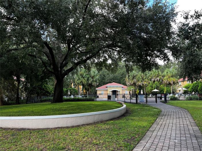 Image No.34-4 Bed Townhouse for sale